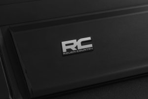 Ford F-350 Super Duty Manual Retractable Bed Cover - Rough Country - Heavy-Duty Aluminum with Smooth Spring-Assisted Retraction - Matte Black - '17-'26